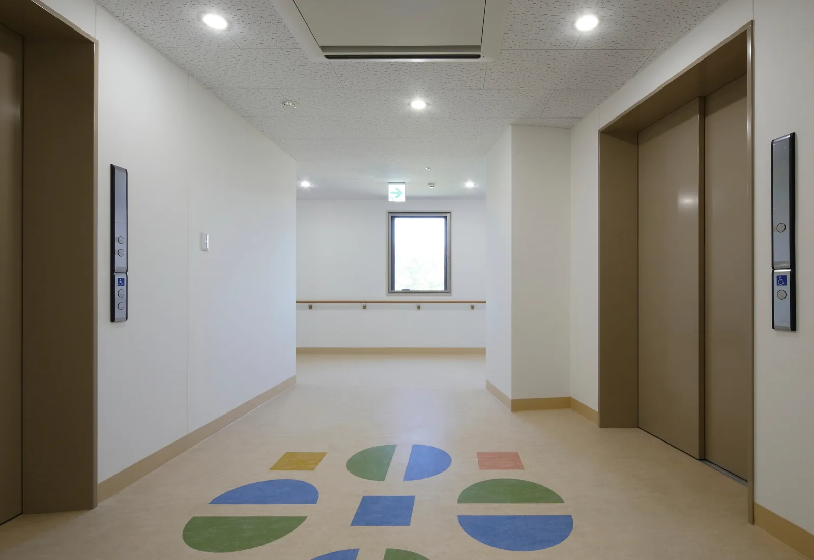 3階 エレベーターホール